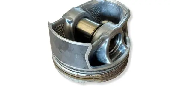 Mercedes-Benz C AMG W205 Piston A1760300100
