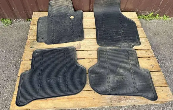 Skoda Yeti (5L) Car floor mat set 5L0862451 5L1862435 5L1862436