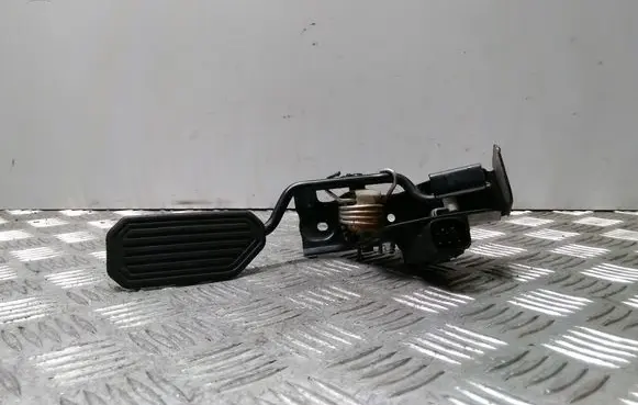 Toyota Avensis T250 Accelerator throttle pedal 6928152011 1983003031