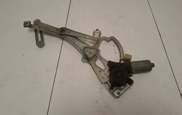 Mercedes-Benz E W210 Front door window regulator with motor 0130821708