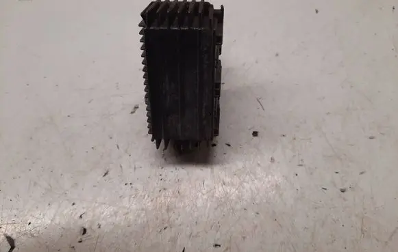 Opel Zafira B Glow plug pre-heat relay 09132691