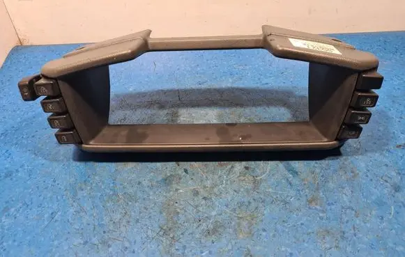 Opel Frontera A Dash center air vent grill