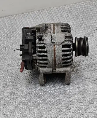 Renault Clio IV Generator/alternator 0124425093 231008578R 16811