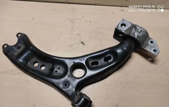 Volkswagen PASSAT B7 Front lower control arm/wishbone 134213