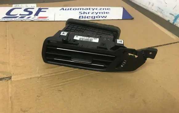 Ford Focus Dash center air vent grill JX7B-19893