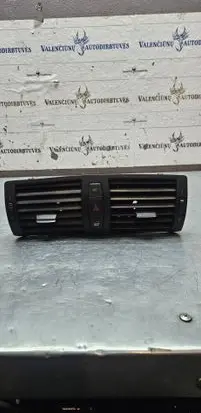 BMW 1 E81 E87 Dash center air vent grill 7059189