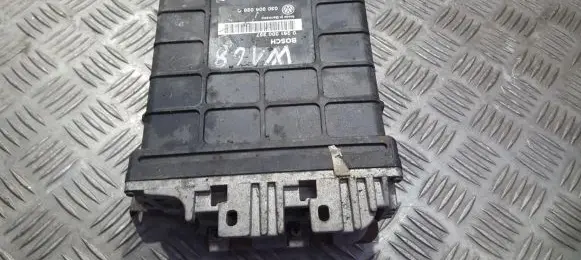 Volkswagen Golf III Engine control unit/module 030906026c 0261200257