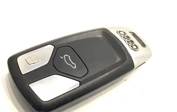 Audi A4 S4 B9 Ignition key/card 