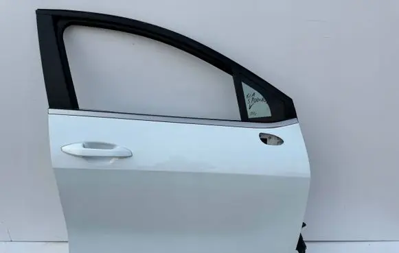 KIA Sportage Front door 118919811
