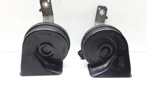 Volvo V70 Horn signal 08635071 08635072