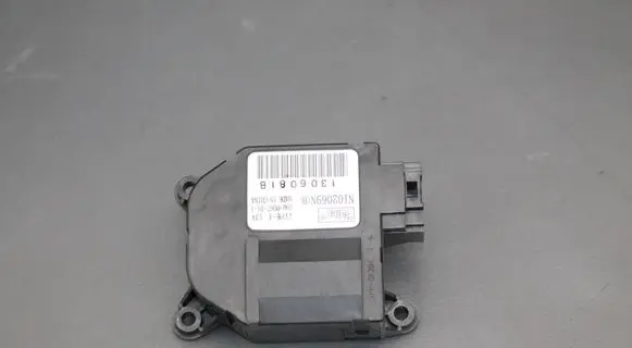 Peugeot 207 Air flap motor/actuator N102069N 1306081B TYPE4