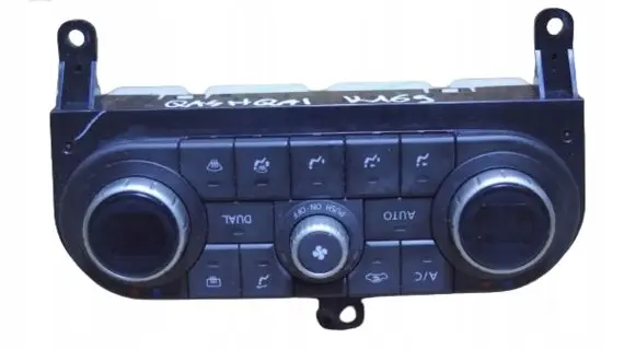 Nissan Qashqai Climate control unit 27500BR47B