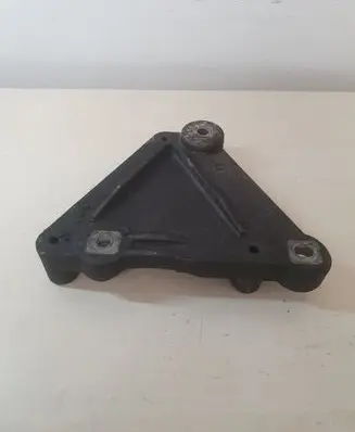 Opel Astra J Engine mounting bracket 55567289