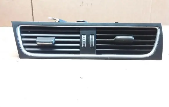 Audi A5 Sportback 8TA Dash center air vent grill 8T1820951E
