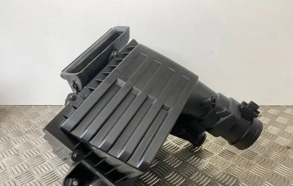 Air filter box