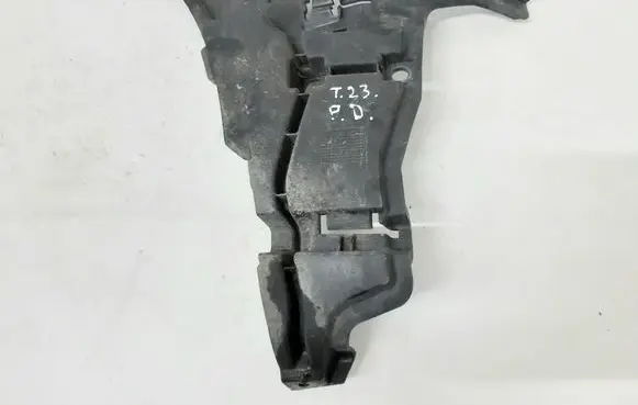 Volvo V70 Front bumper mounting bracket 08693182