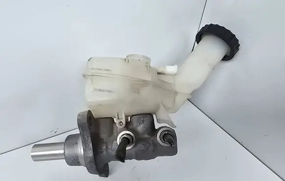 Mitsubishi Outlander Master brake cylinder 500046