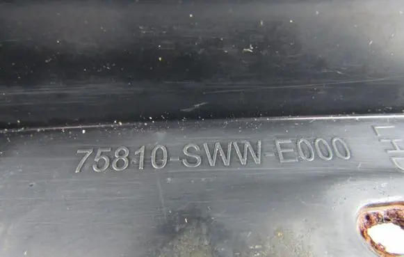 Honda CR-V Front mudguard 75810SWWE000