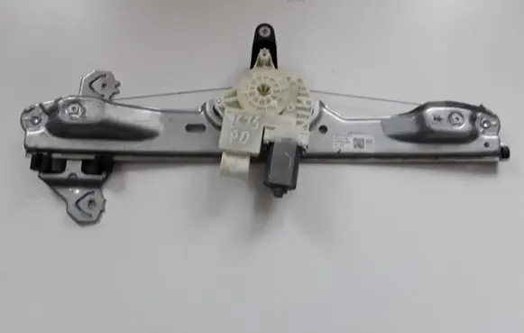 Nissan Qashqai Front door window regulator with motor 80700HV00C