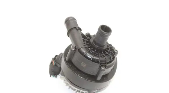 Nissan X-Trail T33 Electric auxiliary coolant/water pump 215806RU5A