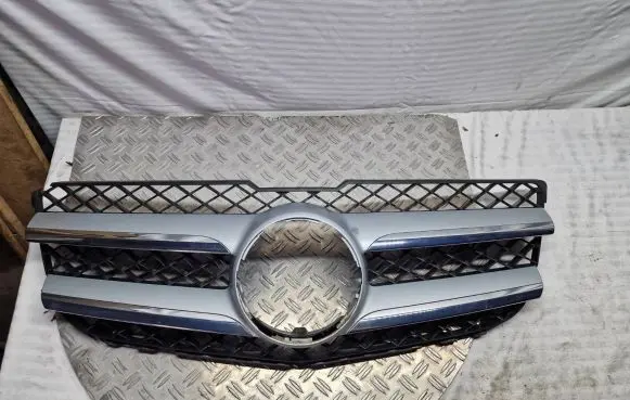 Mercedes-Benz GLK (X204) Front bumper upper radiator grill a2048802983