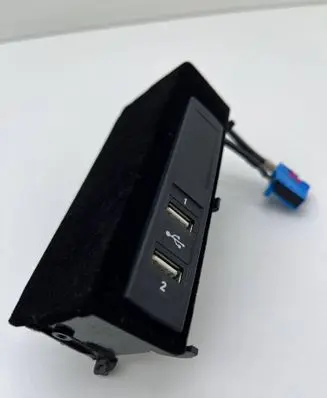 Mercedes-Benz S W222 AUX in-socket connector A2228210511