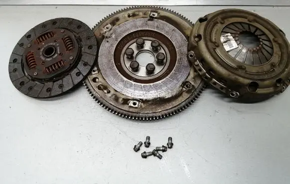 Mitsubishi Colt Clutch set kit MN903364 MN900942 A1352500104