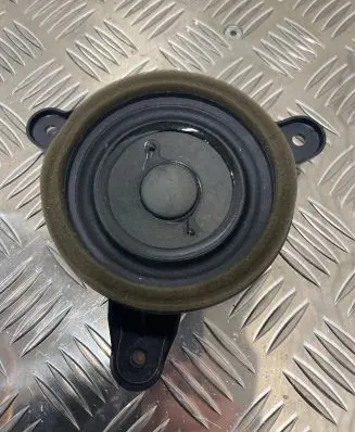Audi A8 S8 D4 4H Front door speaker 4H0035397 3168420010