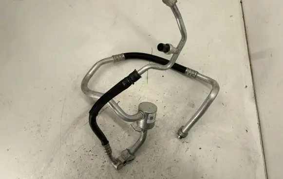 Chevrolet Camaro Air conditioning (A/C) pipe/hose 84008572 23369752 254139595
