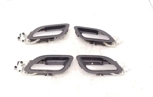 Honda FR-V Front door interior handle