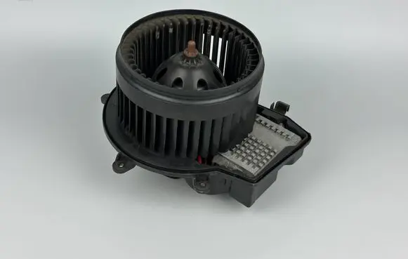 Mercedes-Benz CLK A209 C209 Heater fan/blower A2038218651 9140010366