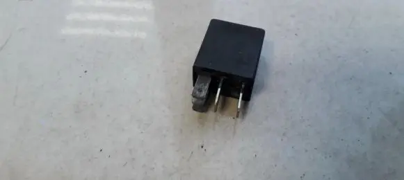 Peugeot 406 Other relay 232303