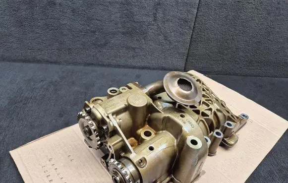 Audi A6 S6 C6 4F Oil pump 06B103535F 06D103295M 06D103295T