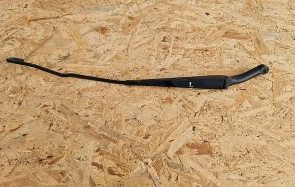 Volvo V70 Front wiper blade arm 8624269