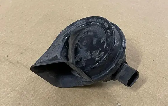 BMW 3 E46 Horn signal 703881157 024148