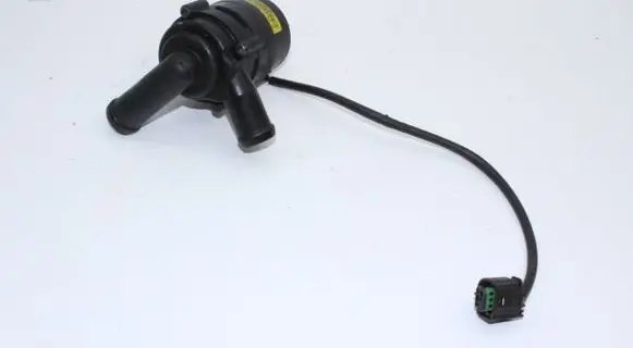 Land Rover Range Rover Sport L320 Water pump 9002986B