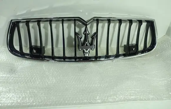 Maserati Ghibli Front bumper upper radiator grill 670010764