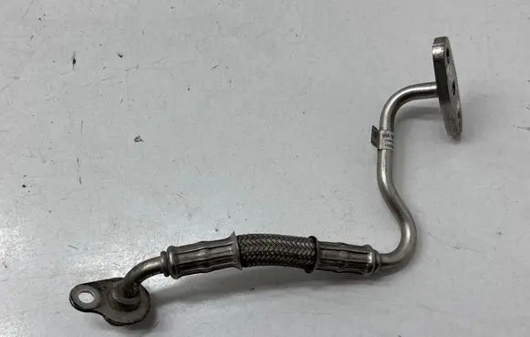 Porsche Macan (95B) Turbo turbocharger oiling pipe/hose 94610708831