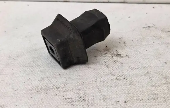 Audi Q7 4L Radiator mount bracket 7L0121276