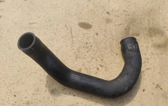 Intercooler hose/pipe