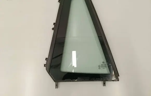 BMW X3 F25 Rear vent window glass 7205600 7205604