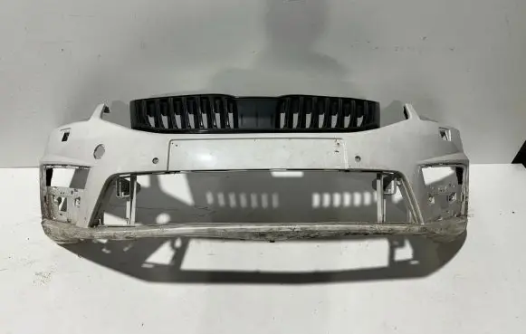 Skoda Octavia Mk3 (5E) Front bumper 5E0807221AA