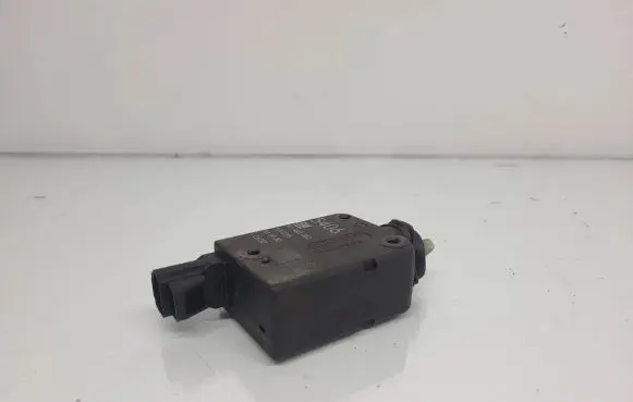 Opel Zafira B Central locking motor 90460062 1101215
