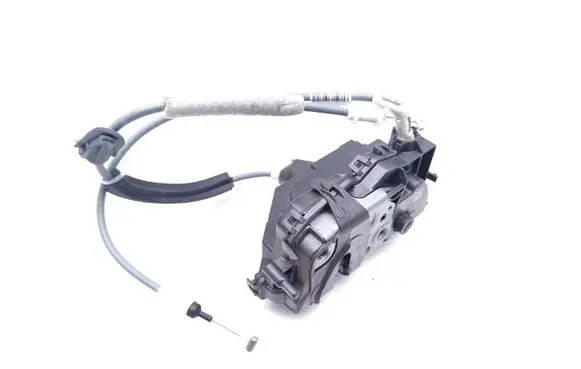 Opel Mokka B Front door lock PSA444555
