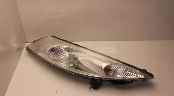 Nissan Juke I F15 Headlight/headlamp