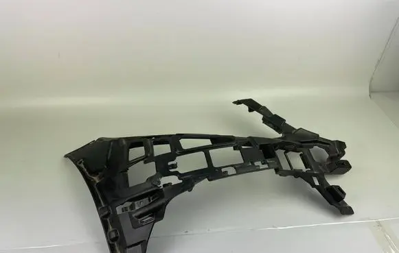 Mercedes-Benz C W205 Front bumper mounting bracket A2058850865