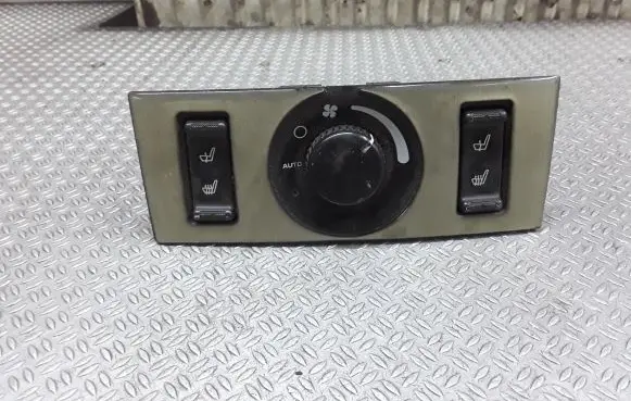 Chrysler Pacifica Climate control unit