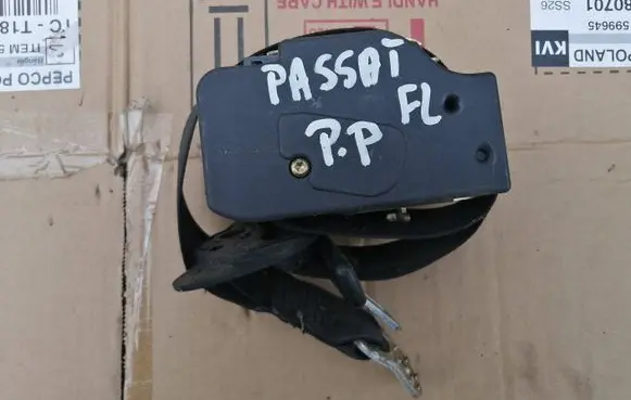 Volkswagen PASSAT B5.5 Front seatbelt