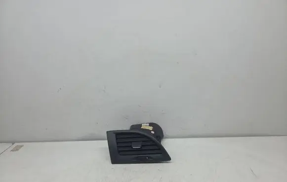 Renault Megane III Dash center air vent grill 1843021