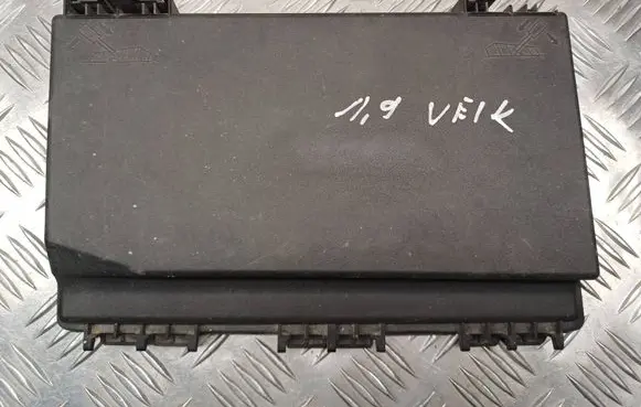 Opel Astra H Fuse box cover 13125865